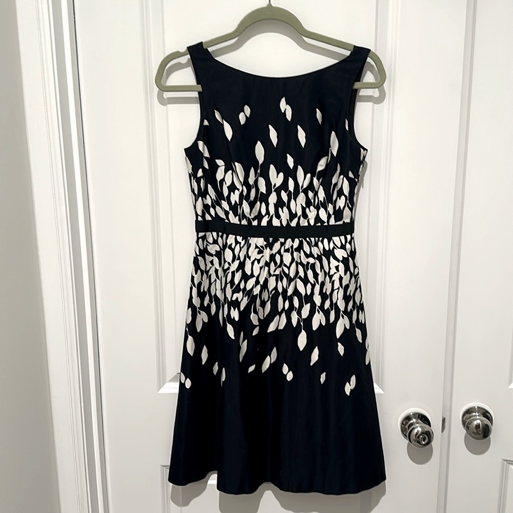 Ann Taylor Loft Navy and Cream Sleeveless Dress! Gorgeous! Size 0